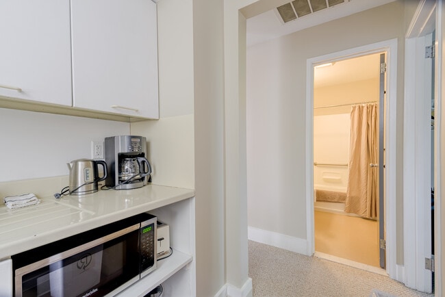 Building Photo - 2 Willets Pl Unit 1 Rental