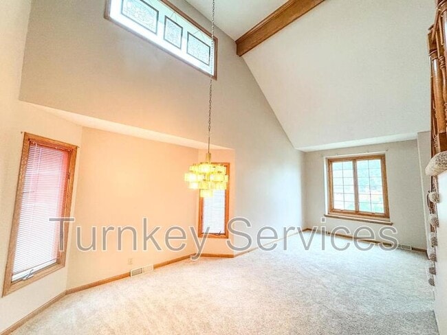 Photo - 15718 Lafayette Ave