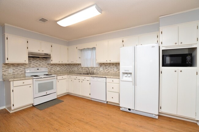 Photo - 224 Blue Pool Dr