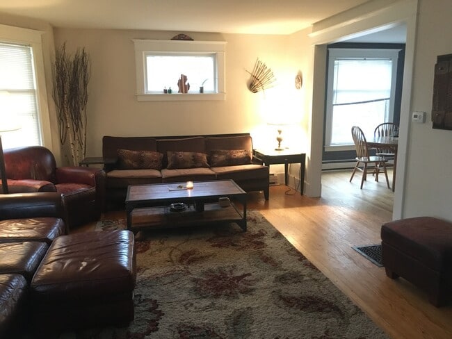 Photo - 327 Garfield Ave NW