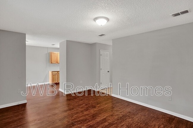 Photo - 1518 W 27th St