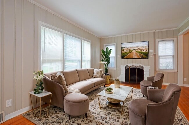 Building Photo - Beautiful 3-Bedroom 1.5-Bathroom Available... Rental