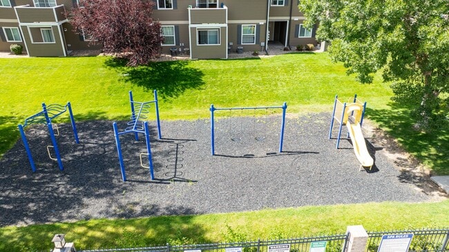 Crescent Cove Apartments