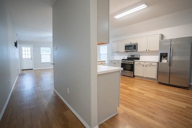 7843 Crescent Village Ln