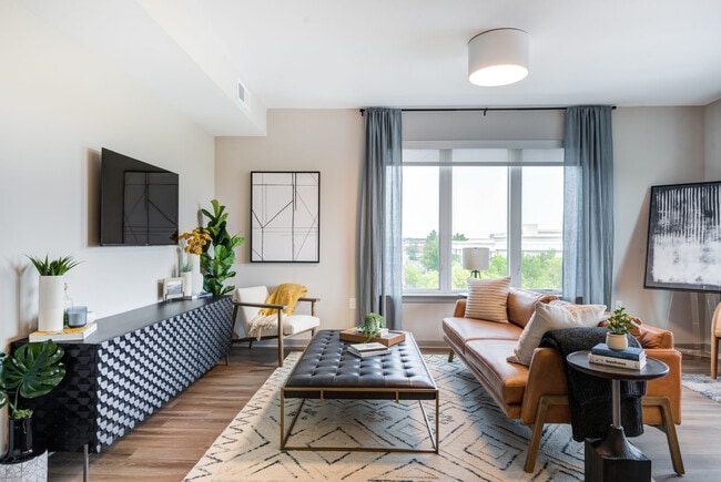 Vista Fairfax Corner apartments — community photo