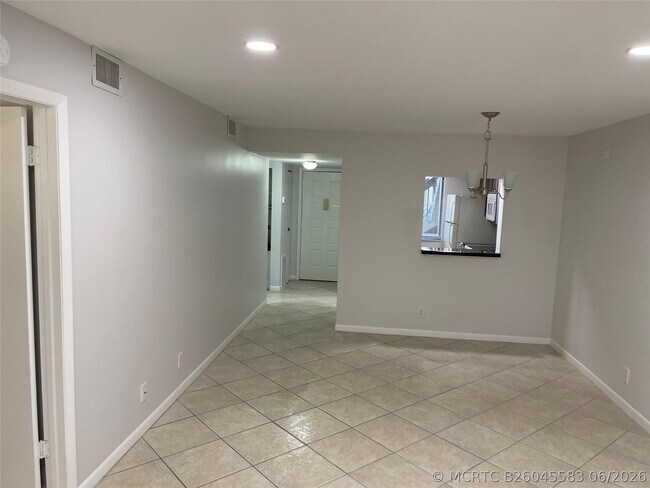 6549 Somerset Dr Unit 106