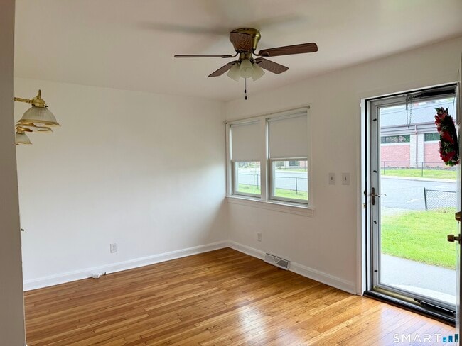 Photo - 79 S B St