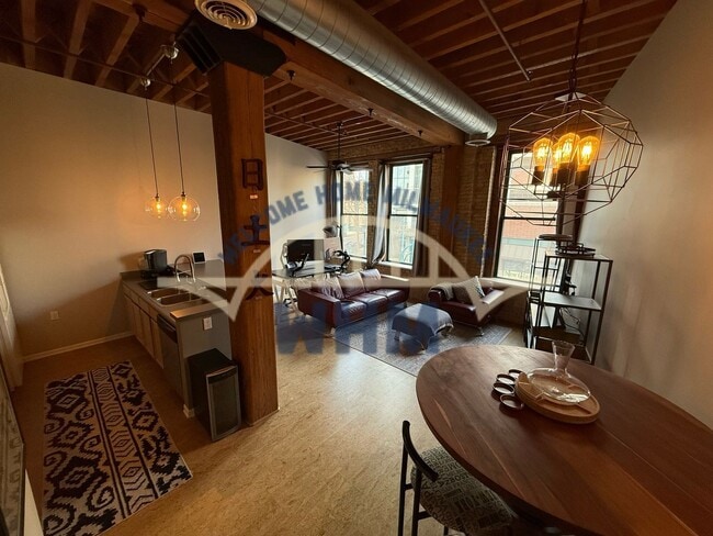 Photo - 141 N Water St