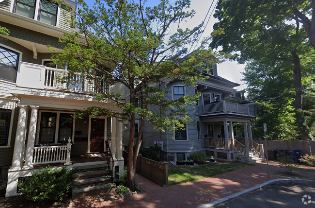 Building Photo - 8A Forest St Unit 2L Rental