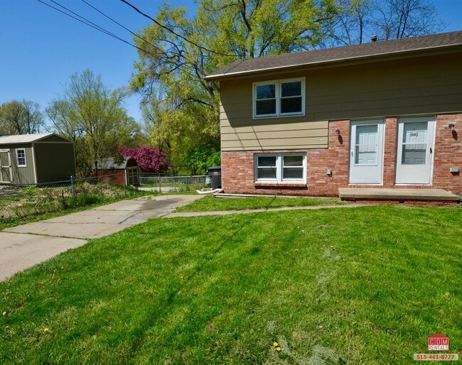 Building Photo - Great Duplex!
