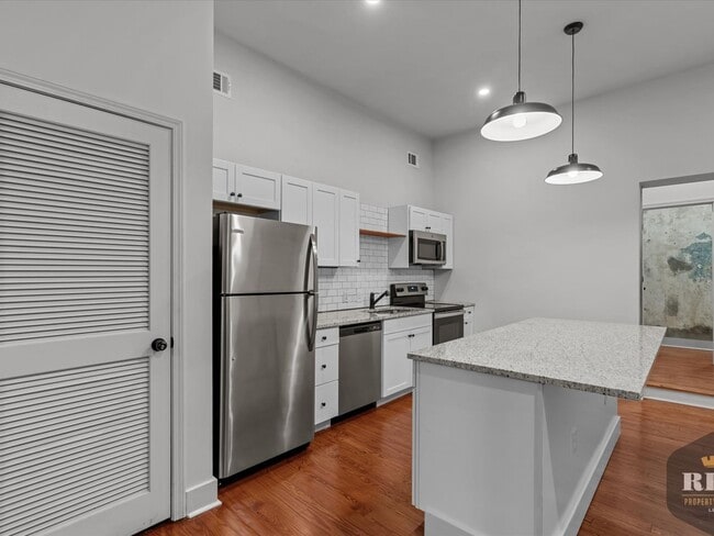 Photo - 212 Seventh St. Unit 202