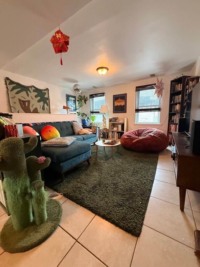 Building Photo - 155 W Girard Ave Unit #3