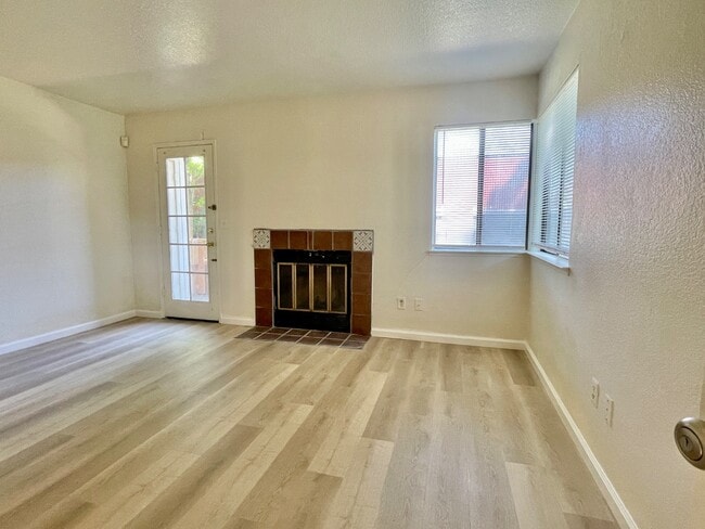 Photo - 1645 Pyrenees Ave