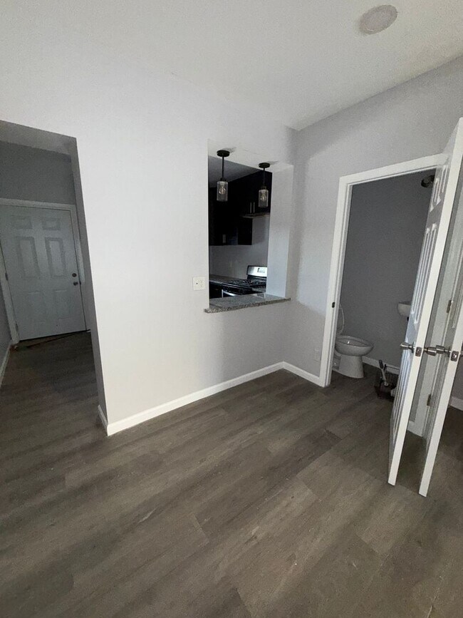 Photo - 27 E Rittenhouse St