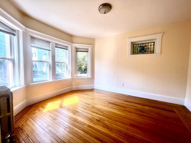 Photo - 102 Trowbridge St Unidad 2L