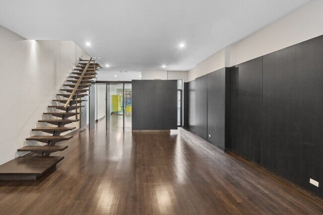 Photo - 44 E Cedar St