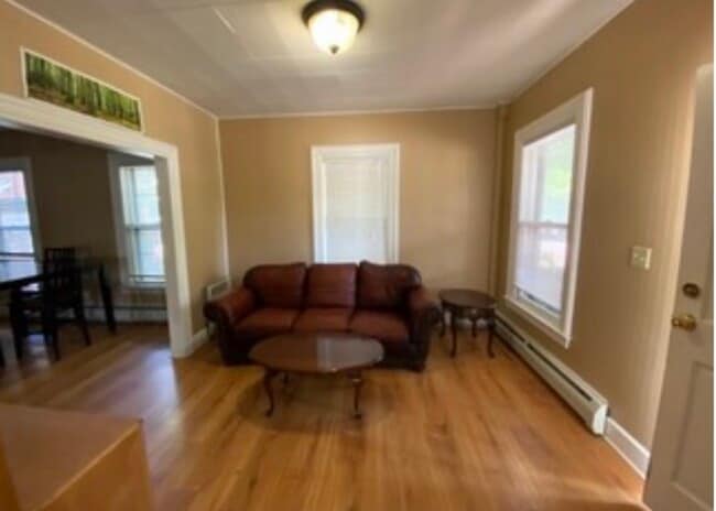 Photo - 150 Leroy St