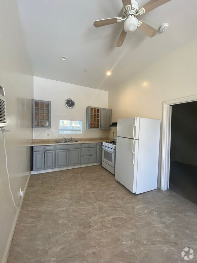 Building Photo - Peach Ave. Unit B Rental
