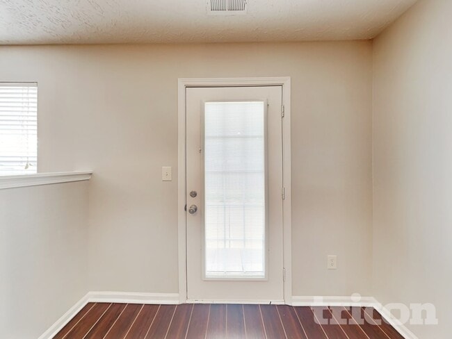 Photo - 5847 Mosaic Pl