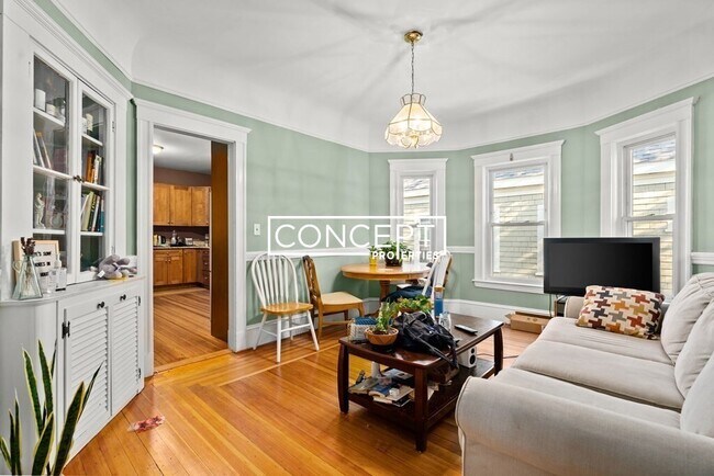 Photo - 15 Teele Ave Unidad 2