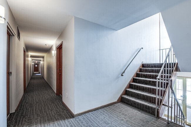 Vestíbulo - 2509 Dupont Ave S