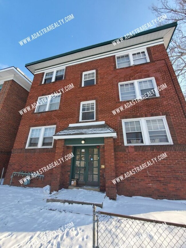 Cute and Affordable 1 Bedroom Apartment in... - Cute and Affordable 1 Bedroom Apartment in...