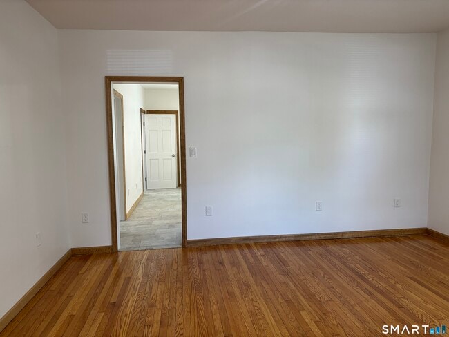 Photo - 28 Eld St