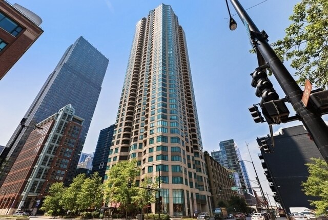 Building Photo - 400 N La Salle Dr Unit 3001