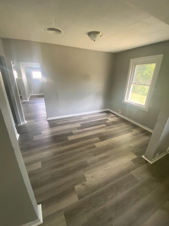 157 1/2-157 1/2 Stafford Ave Unit 157