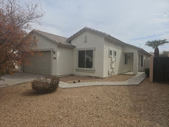 SPACIOUS and beautifully remodeled home! E... - SPACIOUS and beautifully remodeled home! E...