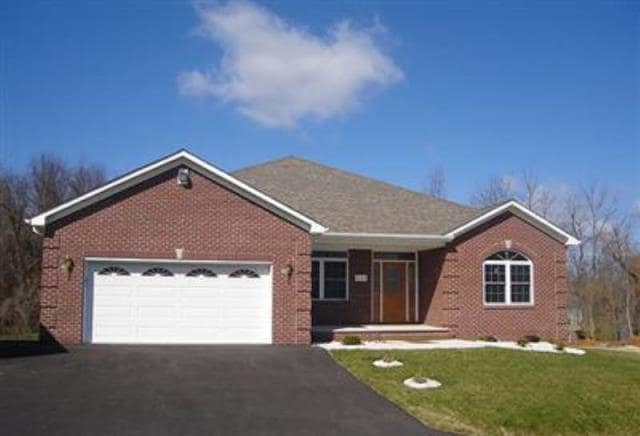 Building Photo - Christiansburg, 3 BR / 2.5 BA, Available March 16th