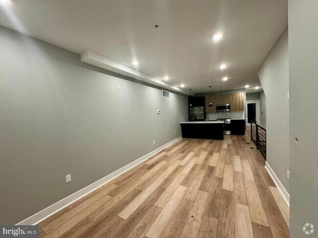 Building Photo - 2526 Cecil B. Moore Ave Unit 1 Rental