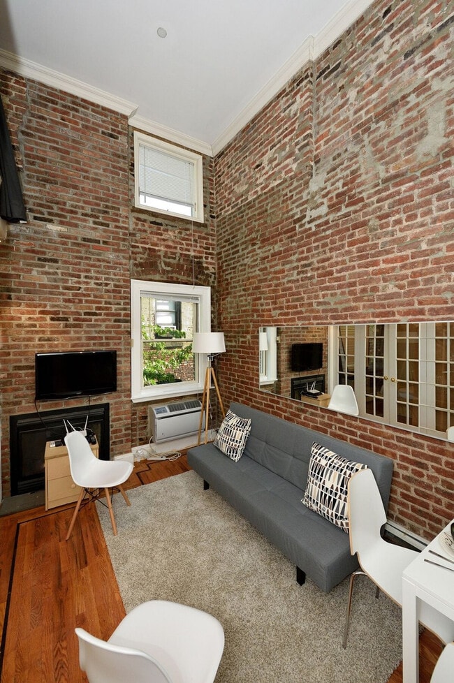 Photo - 449 W 47th St Unit ID1323940P