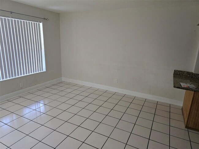 Photo - 807 W Las Olas Blvd