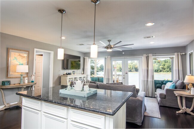 Photo - 150 Edgewater Way