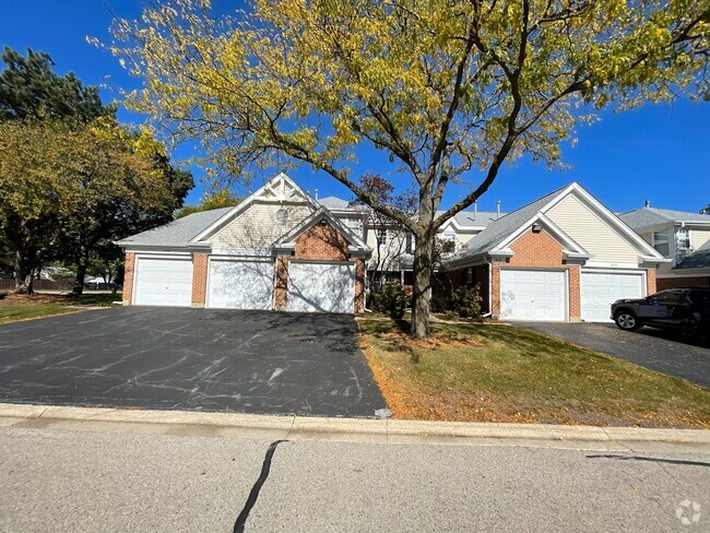 Building Photo - 1802 Quaker Hollow Ln Rental