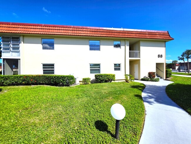 Building Photo - 88 Crooked Tree Ln Unit 107