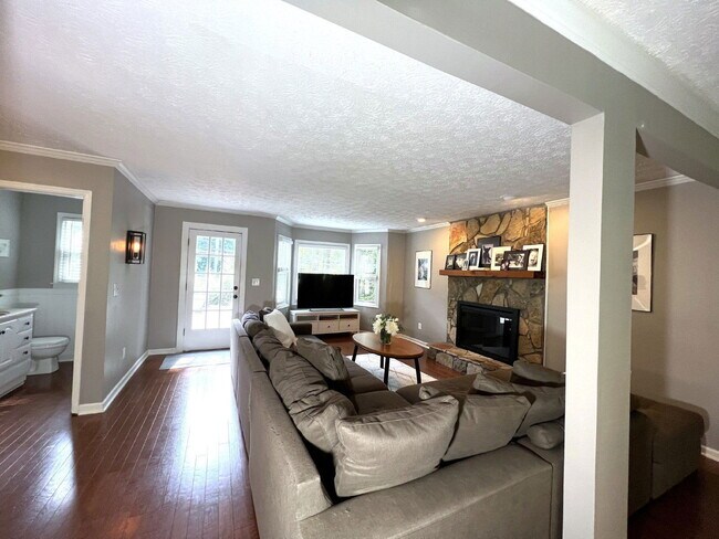 Photo - 3324 Devaughn Dr