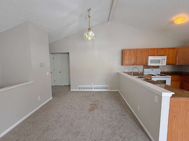 Wonderful 4 Bedroom Ranch in Lexington East and Minutes to Buckley SFB