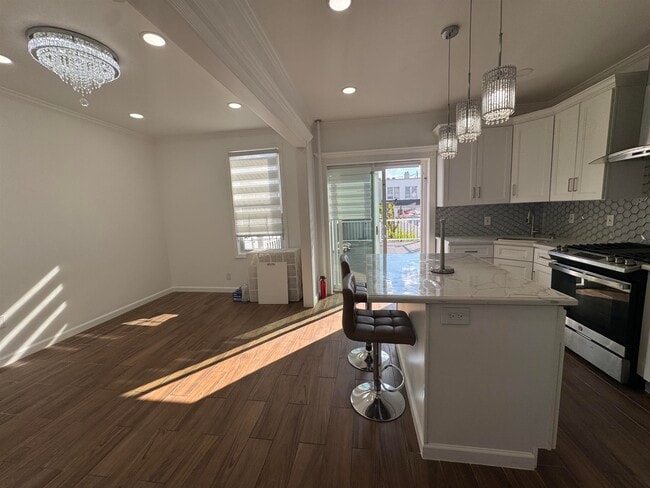 Building Photo - 395 Cator Ave Unit 1