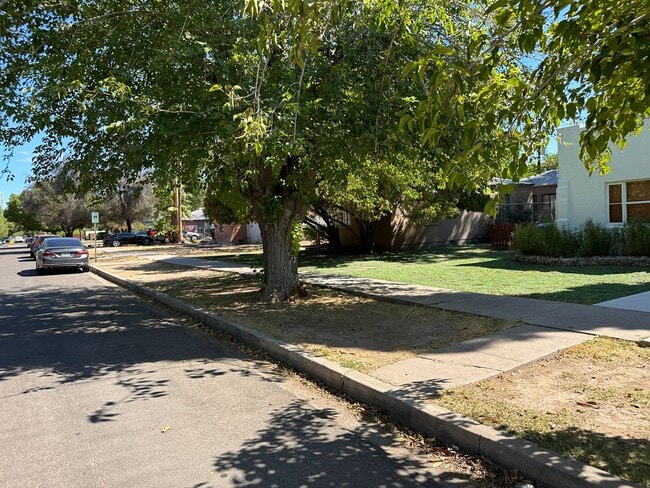 Photo - 1115 S Maple Ave