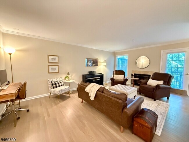 629 Fairfax Dr