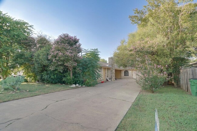 Building Photo - 1206 Westcott Dr
