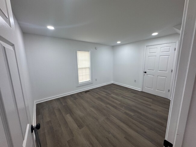 Photo - 227 Lewis St