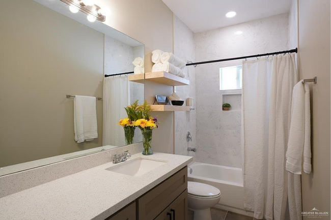 Photo - 7111 N 59th Ln Unit 4