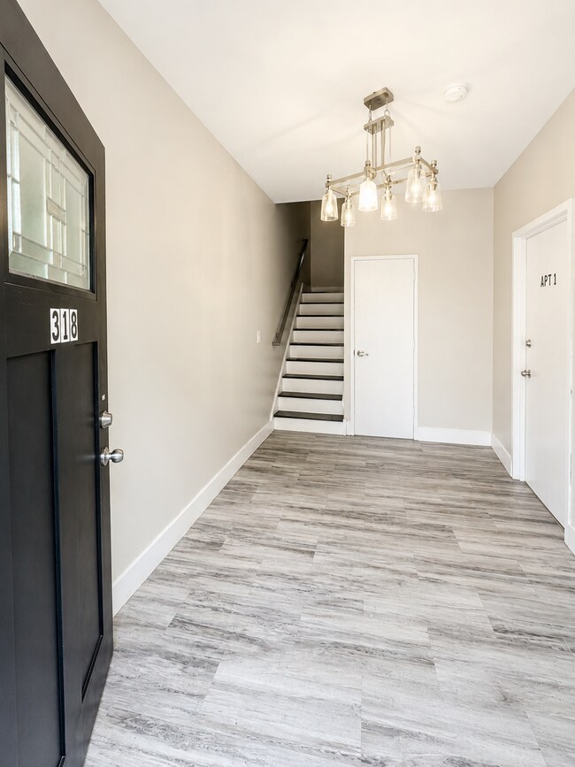 Photo - 318 W Runyon St Unit 3
