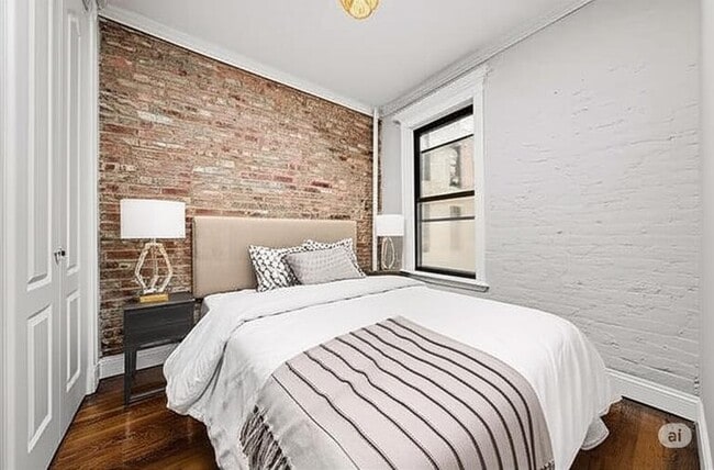 Building Photo - 110 Bedford St Rental