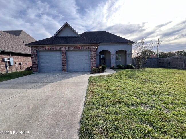 Photo - 100 Birchview Dr House