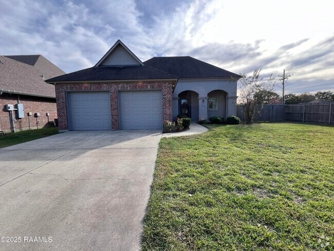 Building Photo - 100 Birchview Dr Rental