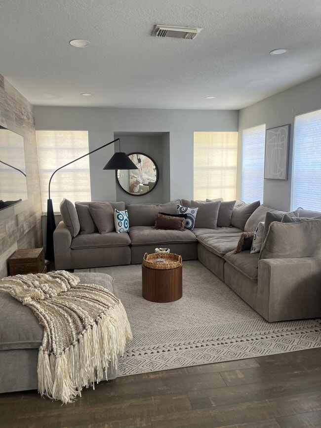 Photo - 1910 Belmont Pl